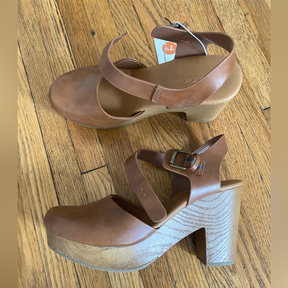 Universal Thread Clogs